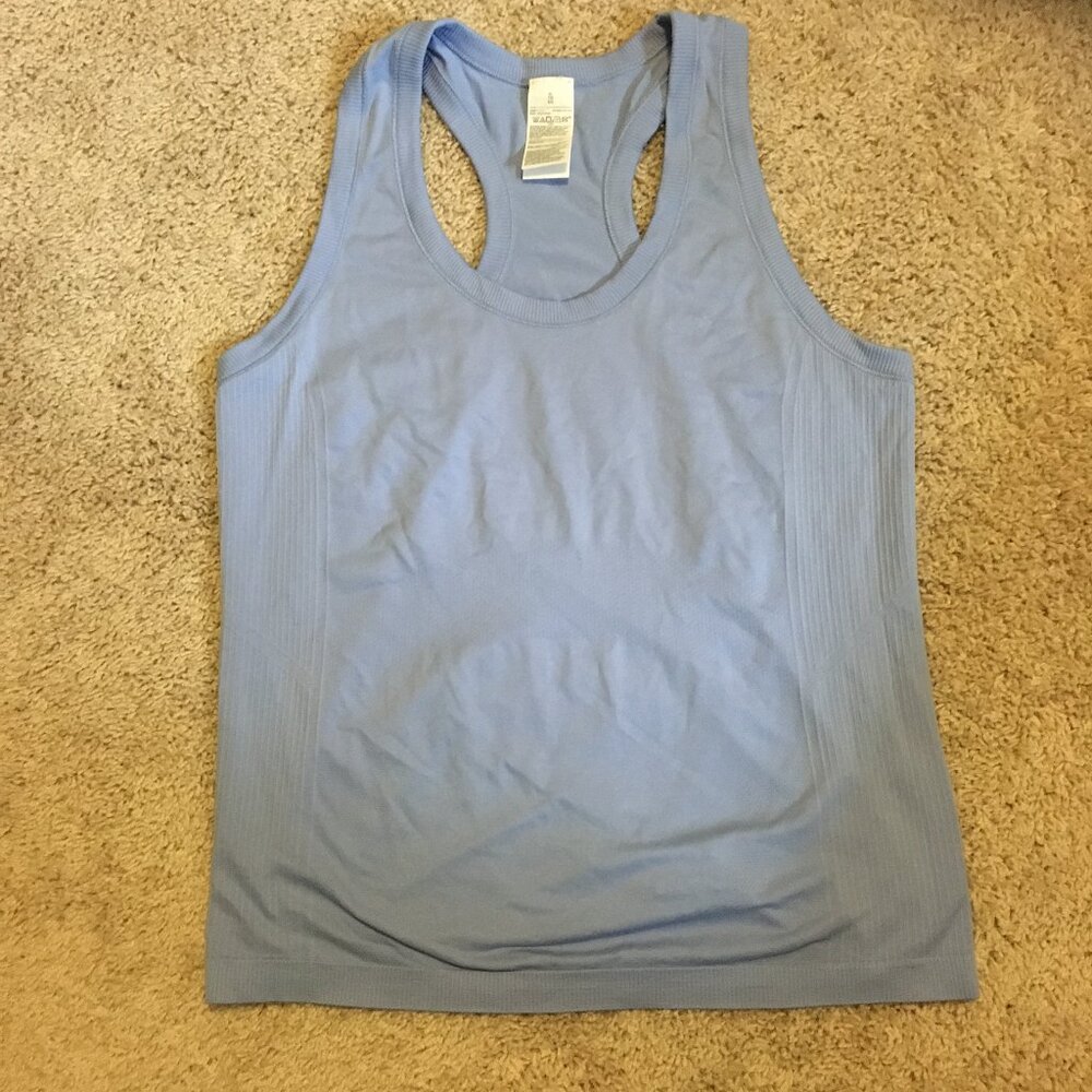 Old Navy Active Pale Periwinkle Blue Textured Racerback Tank XL - Picture 9 of 12